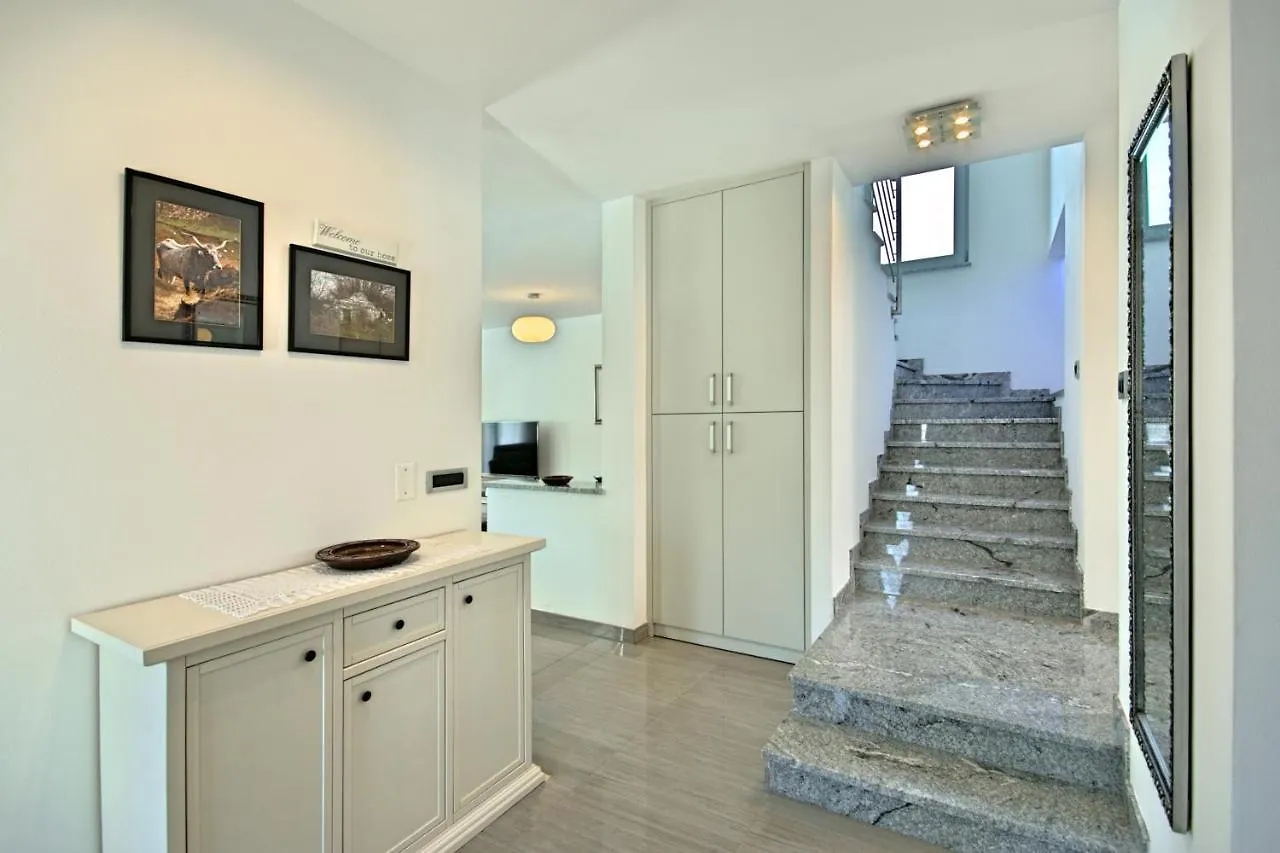 אומאג Villa Family Paris קרואטיה